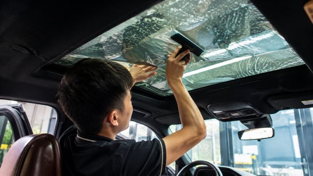 phim cách nhiệt cửa sổ trời ô tô