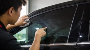 phim cách nhiệt ô tô bị xước